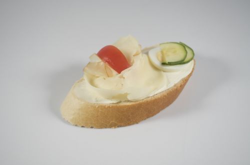 Chlebíček sýrový - 30 Kč